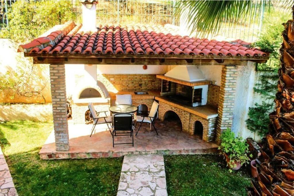 Platanos Estate Villa Akráta Buitenkant foto