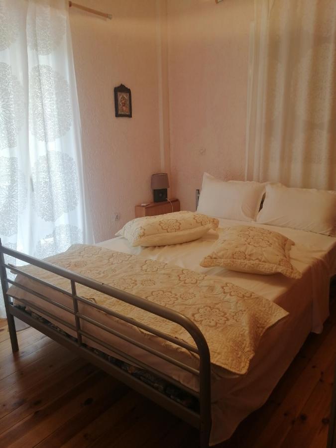 Platanos Estate Villa Akráta Buitenkant foto